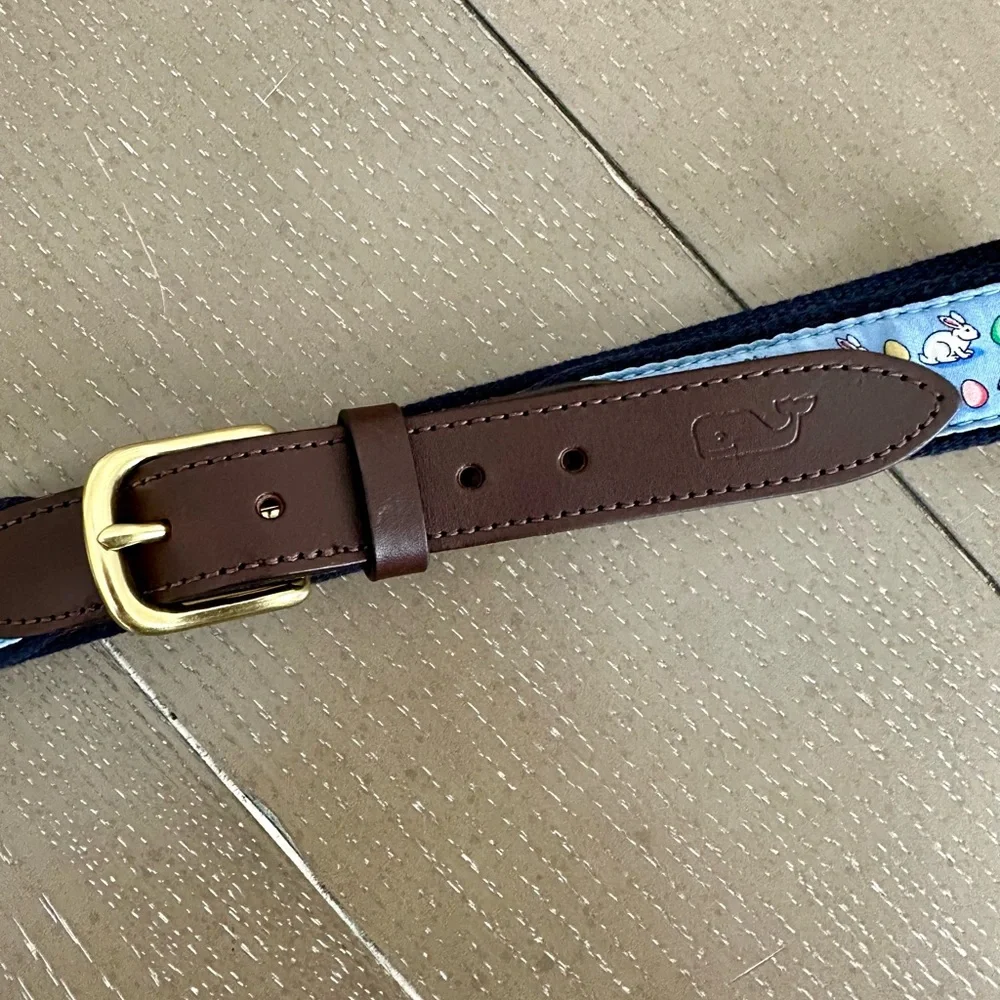 Vineyard Vines Boys Playful Easter Bunny Print Leather & Navy Belt • Size 28